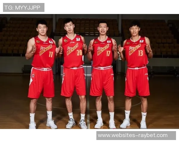 八一男篮对阵同队精彩对决期待球员们展现最佳状态与团队合作精神 八一男篮对阵同队精彩对决期待球员们展现最佳状态与团队合作精神